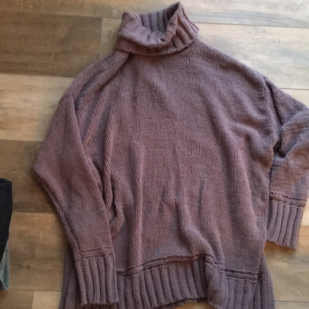 Mauve super soft turtle neck sweater